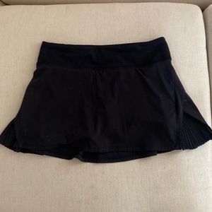 Lululemon play off the pleats skirt